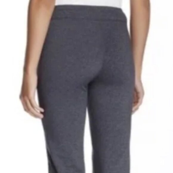 Lucy Lotus Capri Leggings in Charcoal Gray - Picture 3 of 3